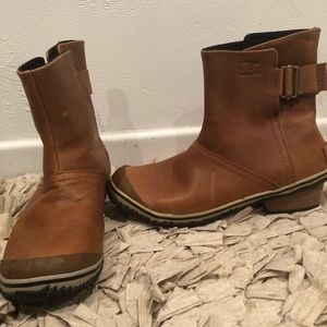 Short Sorel Brown Boots